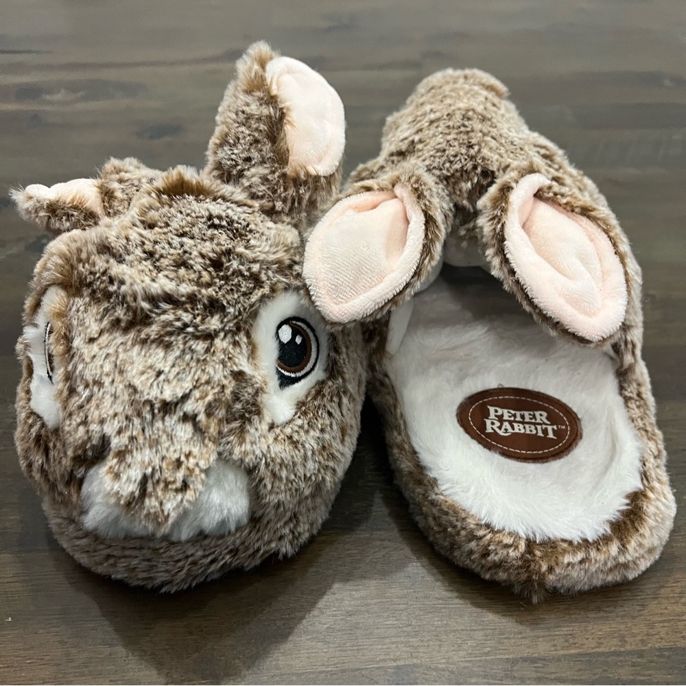 Peter Rabbit super soft kids bunny slippers size 13/1 unisex NEW without tags
